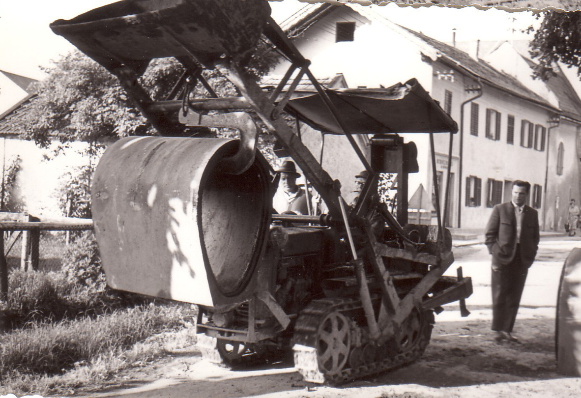 Ein Kanalrohr, in der Bahnhofsstraße