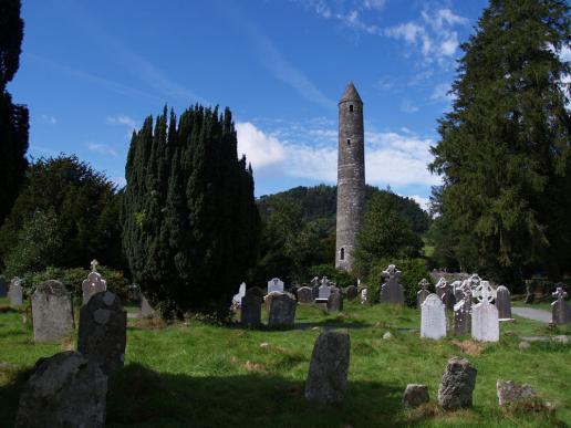 Das ist nun Glendalough mit den alten Grabsteinen, hier gab es einmal ein Glaubenszentrum mit mehr als 3000 Bewohnern