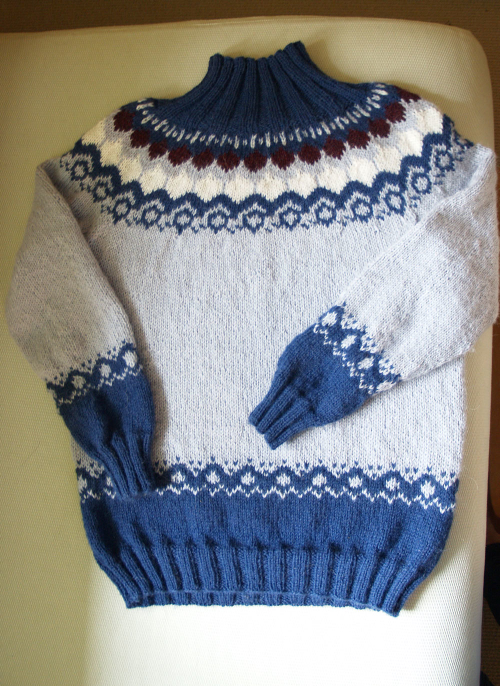 Damenpullover aus Drops W olle