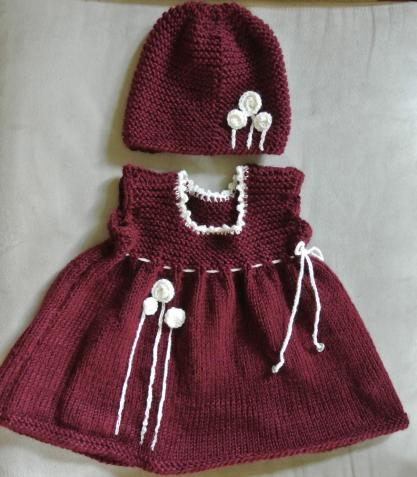 Kleidchen für Baby mit Mütze