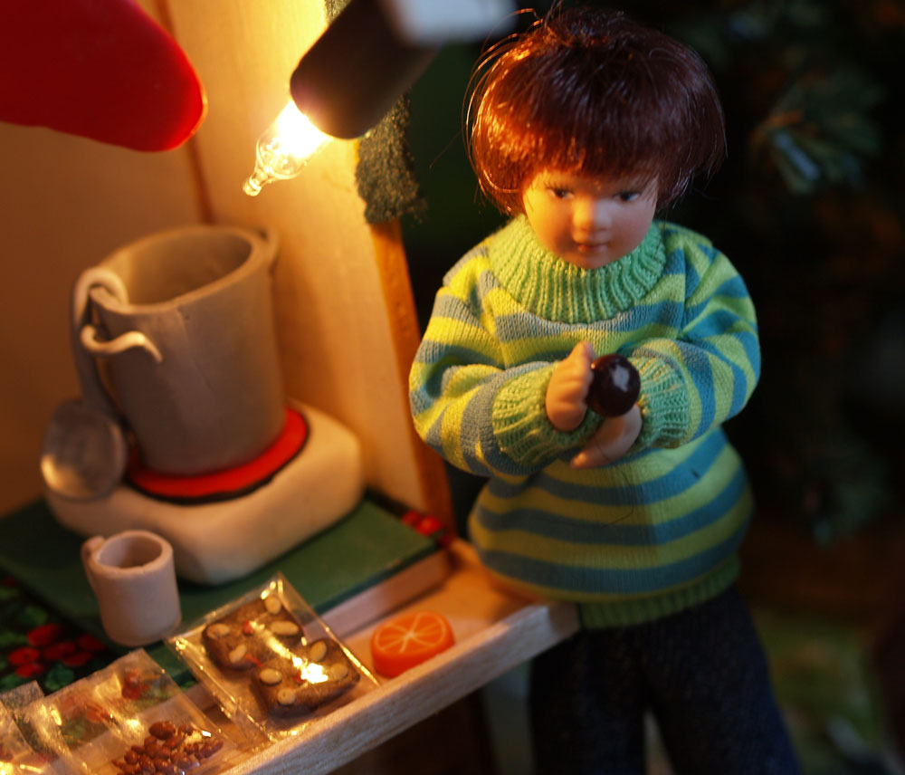 der Kleine mit der Schwedenbombe (Schokoladekuss)